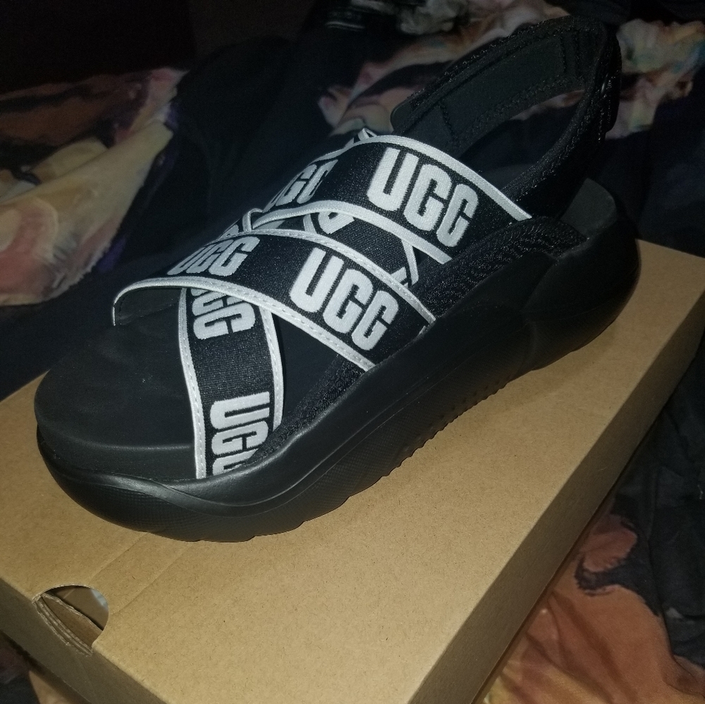 UGG LA CLOUD SANDLE